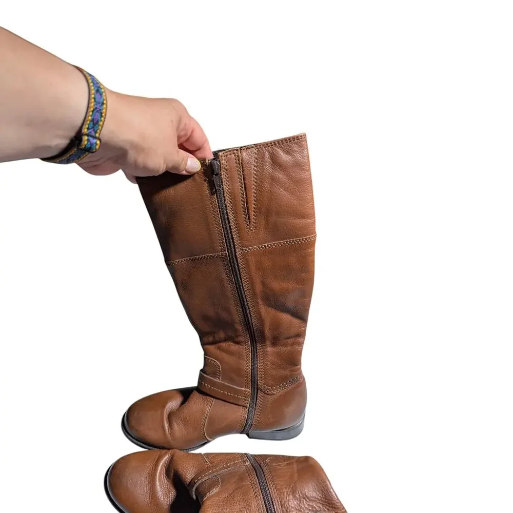 Clarks Plaza Pug Cognac Brown Leather Harness Knee High Flat Riding Boots Sz 7.5